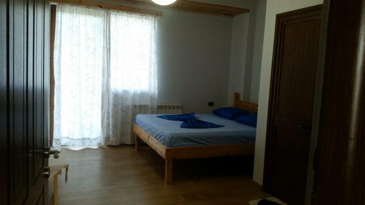 Hotel Bujtina E Tomorrit Ujanik Exteriér fotografie
