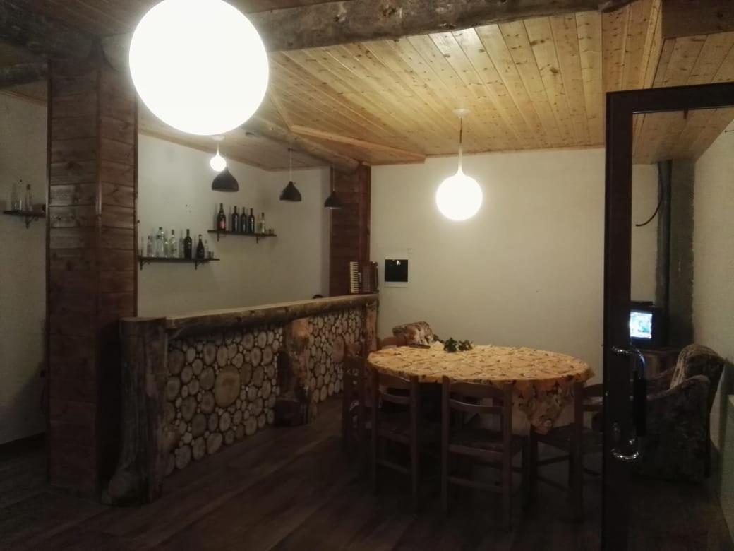 Hotel Bujtina E Tomorrit Ujanik Exteriér fotografie