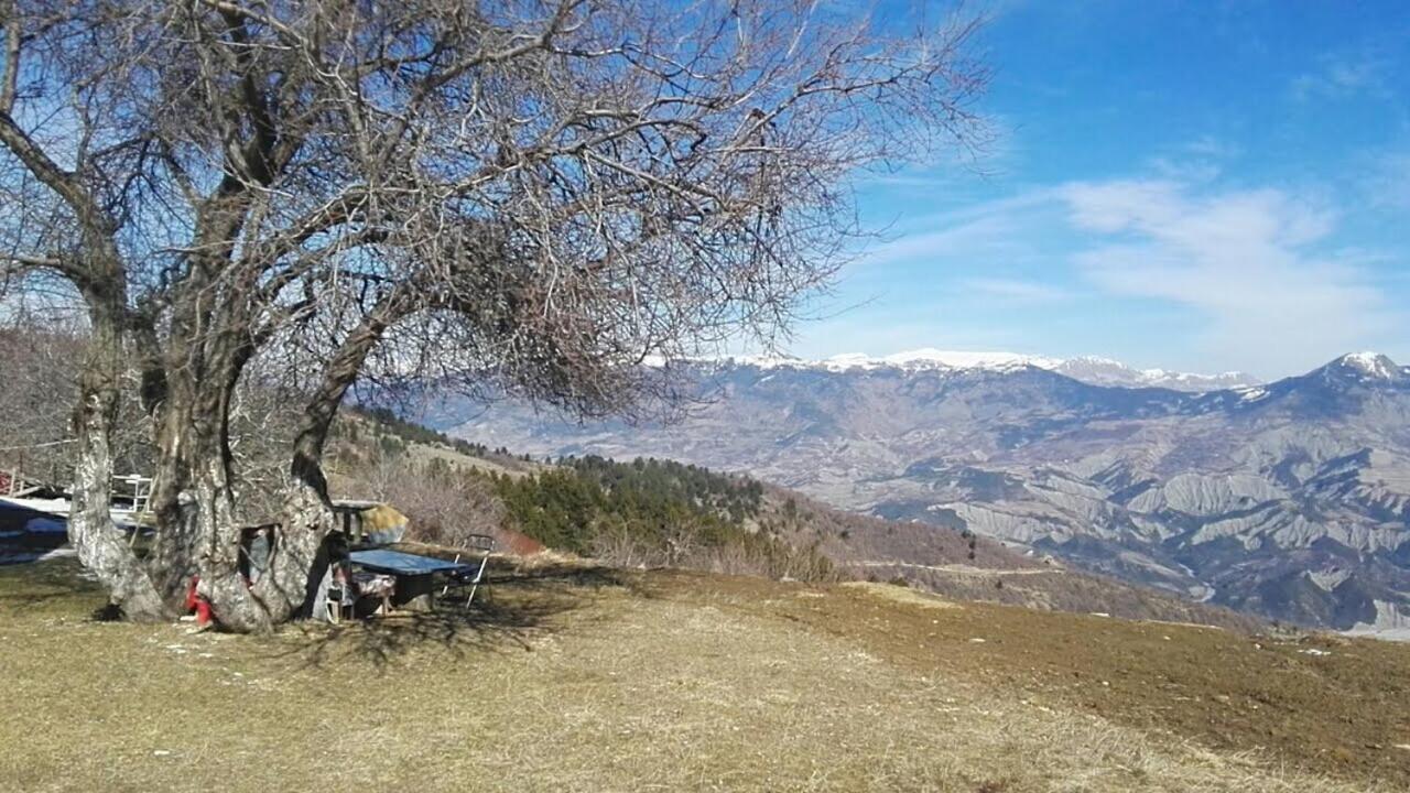 Hotel Bujtina E Tomorrit Ujanik Exteriér fotografie